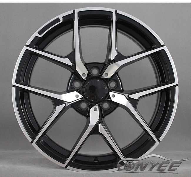 картинка Новые диски AMG SERIES 2017 R18 5х112 ET38 J8 серебро + черный глянец магазин  StreetTuning 