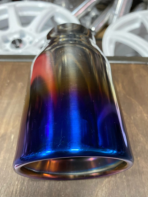 картинка Насадка на глушитель универсальная HKS style 63 мм - 89 мм магазин  StreetTuning 