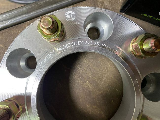 картинка Проставка Starleks 35 мм 5x139.7 цо 98.5 шпилечная M12x1,25 магазин  StreetTuning 