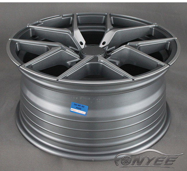 картинка Новые диски AMG SERIES 2017 R17 5х112 ET35 J8 серый + серебро магазин  StreetTuning 