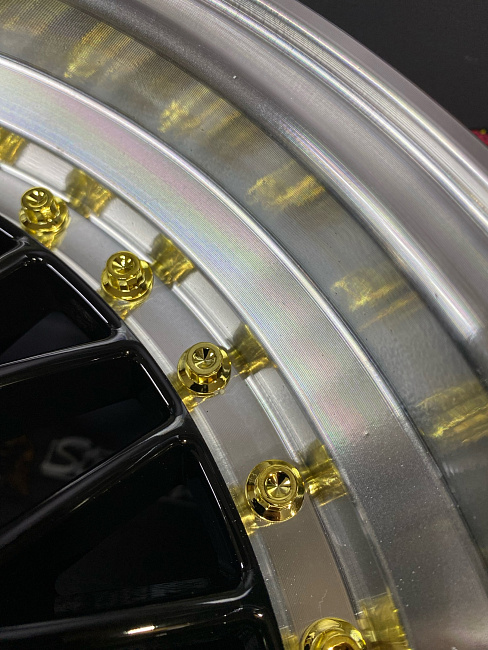 картинка Новые диски BBS RS R16 J7.5 ET30 4x100/114,3 Black + Silver магазин  StreetTuning 