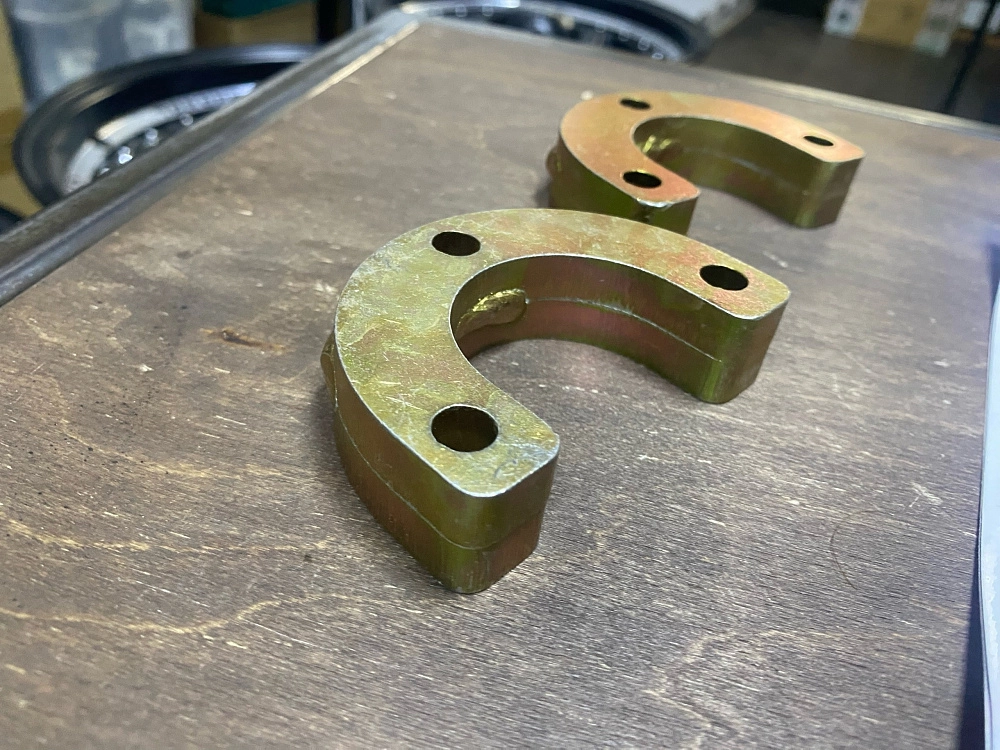 картинка Проставки 20 мм. под верхние шаровые "GTS" для ВАЗ Нива 2121-2131 от магазина  StreetTuning