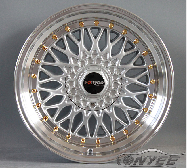 картинка Новые диски BBS RS R15 4X100/4X108 ET20 J7 серебро + золотистые болтики магазин  StreetTuning 