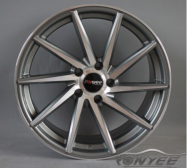 картинка Новые диски Vossen CVT-L Replica R18 5X114,3 ET33 J8,5 серый + серебро магазин  StreetTuning 