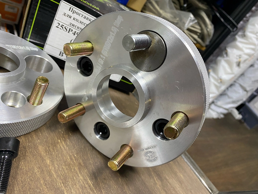 картинка Проставка переходная 25 мм с 4x98 цо 58.6 на 5x114.3 цо 57.1 от магазина  StreetTuning