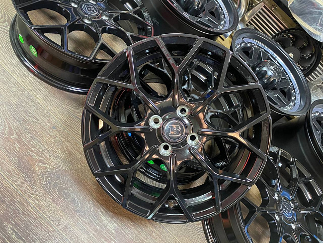 картинка Новые диски для Smart R16 4X100 ET42 J6 черный глянец магазин  StreetTuning 