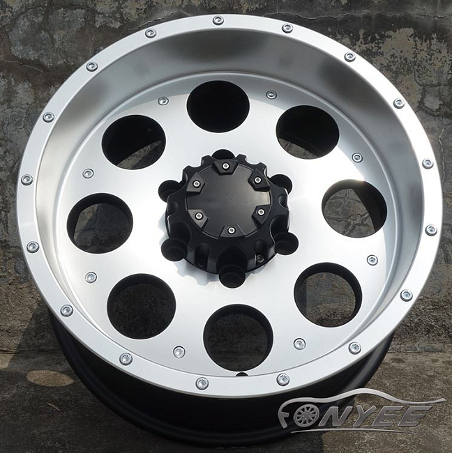 картинка Новые диски MVF-962 R16 5X150 ET-25 J8 черный мат + серебро магазин  StreetTuning 