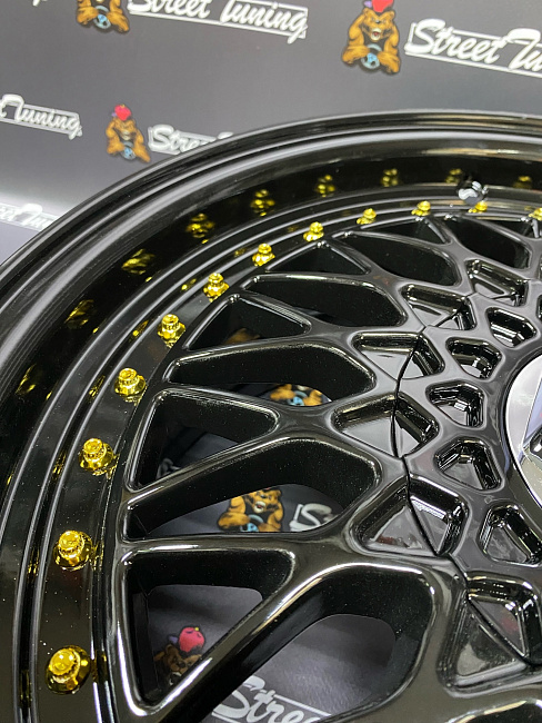 картинка Новые диски BBS RS R16 J6.5 ET30 4x100/114,3 Black Gloss магазин  StreetTuning 