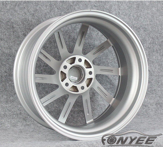 картинка Новые диски Vossen CVT-R Replica R17 5X112 ET42 J7,5 серебро магазин  StreetTuning 