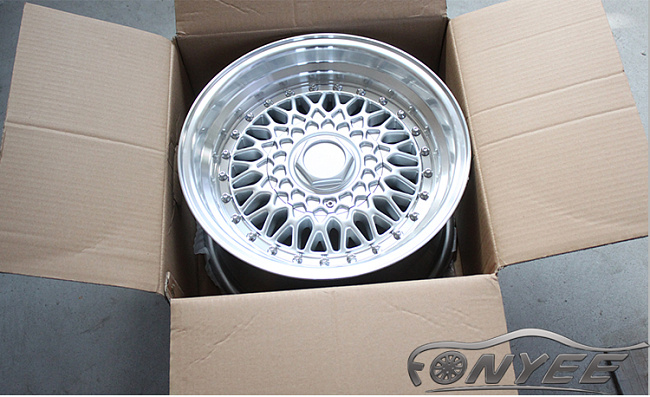 картинка Новые диски BBS RS R15 4X100/114,3 ET15 J8 серебро + полированная полка магазин  StreetTuning 