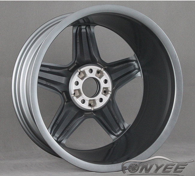 картинка Новые диски AMG w204 style 6 R19 5x112 ET44 J8 серебро + серый магазин  StreetTuning 