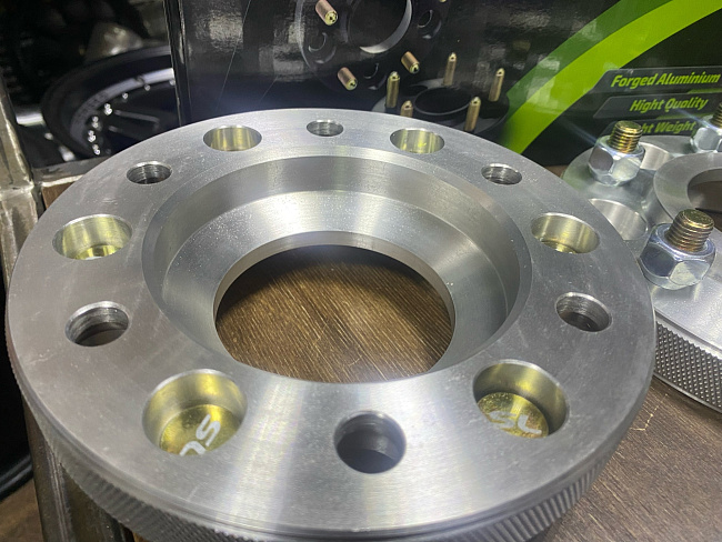 картинка Проставка Starleks 25 мм 6x139,7 цо 106 шпилечная M12x1,5 магазин  StreetTuning 