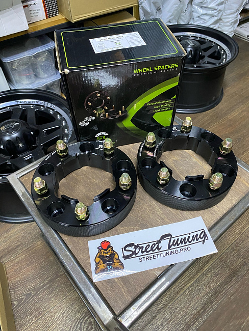 картинка Проставка Starleks 40 мм 5x150 цо 110.1 шпилечная M14x1,5 магазин  StreetTuning 