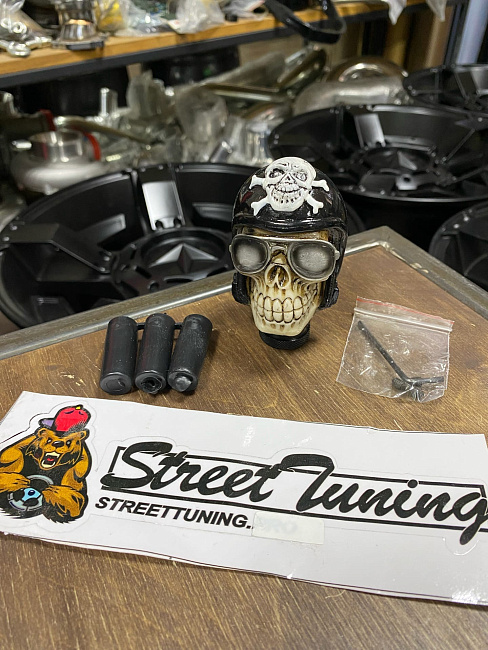 картинка Ручка КПП "Череп" пират магазин  StreetTuning 