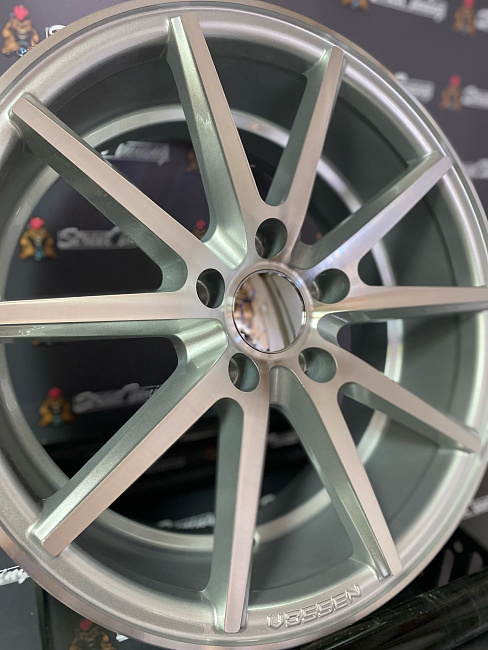 картинка Новые диски Vossen VFS1 R17 J7.5 ET30 5x114.3 Silver магазин  StreetTuning 