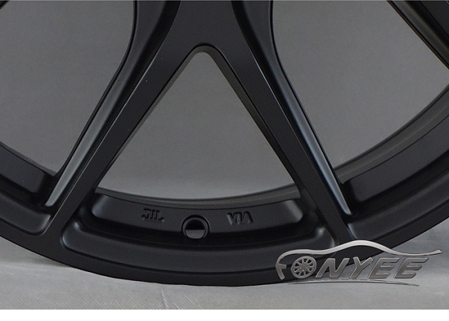 картинка Новые диски HRE P101 R19 5x108 ET35 J8,5 черные матовые магазин  StreetTuning 