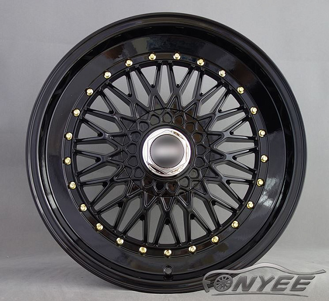 картинка Новые диски BBS RS R18 4X114,3/4X100 ET30 J8 черный глянец + золотистые болтики магазин  StreetTuning 