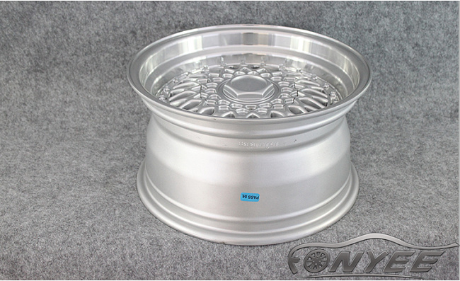 картинка Новые диски BBS RS R15 4X100/114,3 ET9 J9 серебро + полированная полка магазин  StreetTuning 