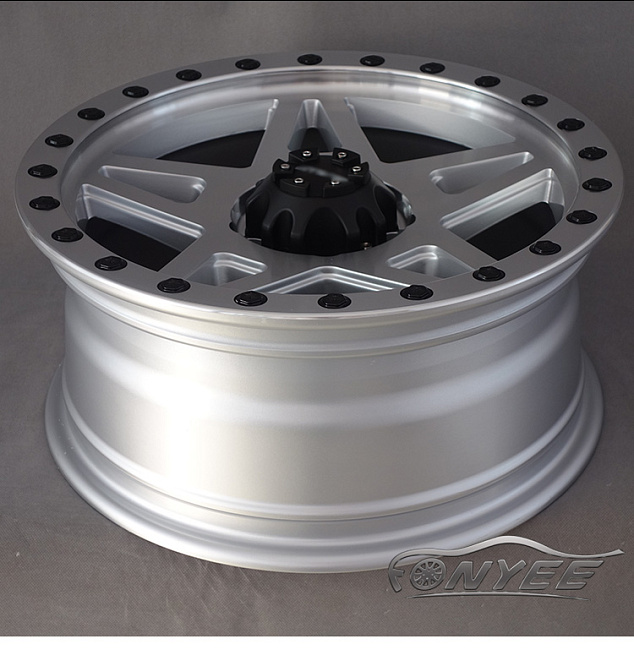 картинка Новые диски MVF-968 R16 5X114,3 ET15 J7 серебро и черные болтики магазин  StreetTuning 