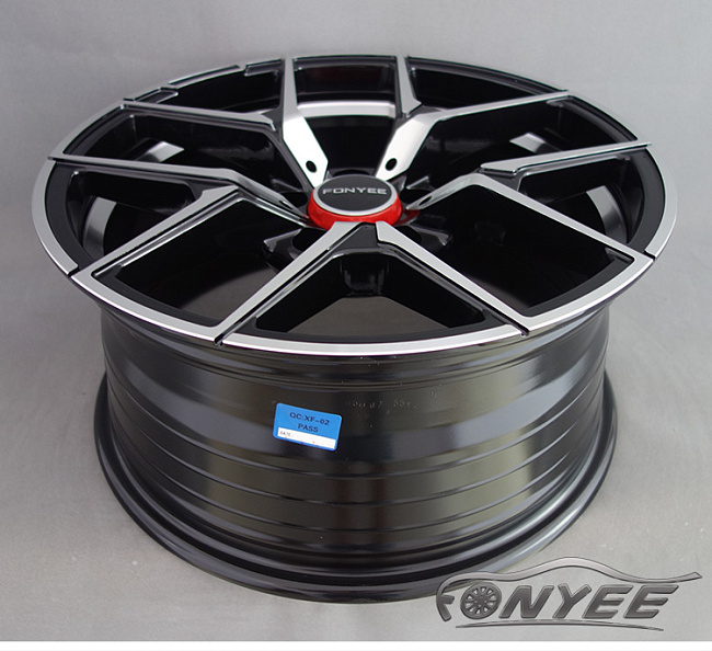 картинка Новые диски AMG SERIES 2017 R18 5х112 ET35 J9 серебро + черный магазин  StreetTuning 