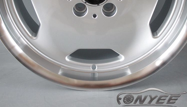 картинка Новые диски Mercedes AMG Monoblock R17 5X112 ET25 J9 серебро + полированная полка от магазина  StreetTuning