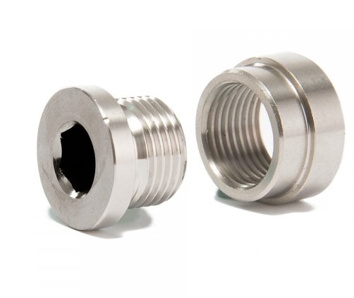 картинка Адаптер -втулка для установки кислородного датчика с заглушкой 18х1.5 магазин  StreetTuning 