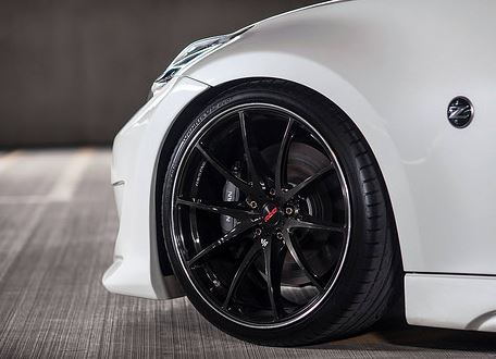 картинка Новые диски Rays G25 R19 5X114,3 ET40 J9,5 черные глянцевые + серебристая окантовка магазин  StreetTuning 