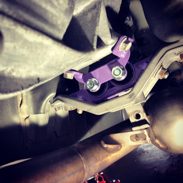 картинка Опора трансмиссии для Subaru BRZ 2013+ магазин  StreetTuning 