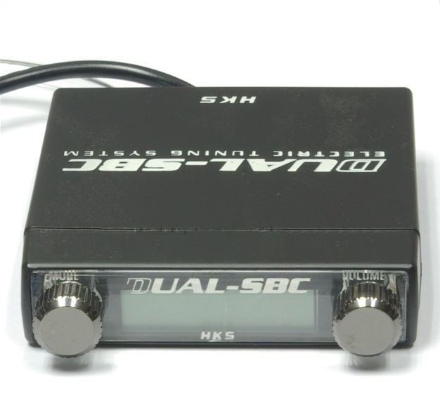 картинка Электронный буст контроллер HKS DUAL-SBC SPEC магазин  StreetTuning 