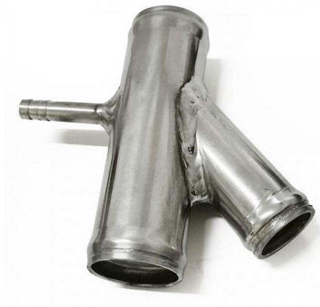 картинка Фланец (тройник) системы охлаждения VW Golf Jetta Passat 1K0121087H магазин  StreetTuning 