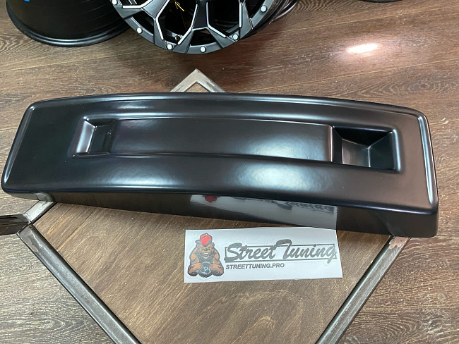 картинка Рамка под угловое расположение номера, универсальная магазин  StreetTuning 