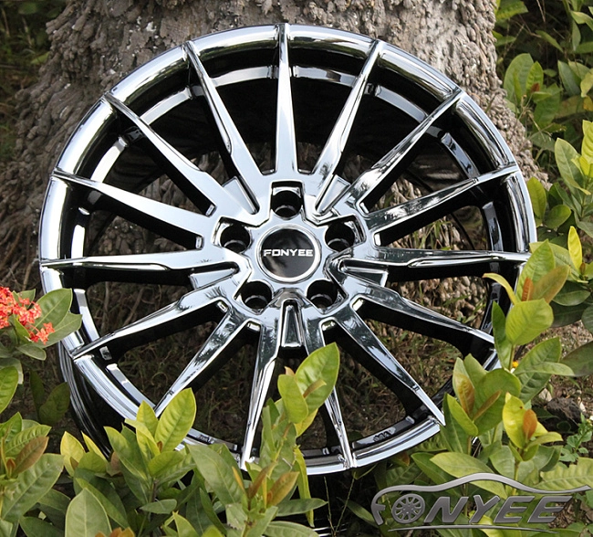 картинка Новые диски WORK URBANZONE FERVORE R18 5X114,3 ET40 J8,0 платиновые магазин  StreetTuning 