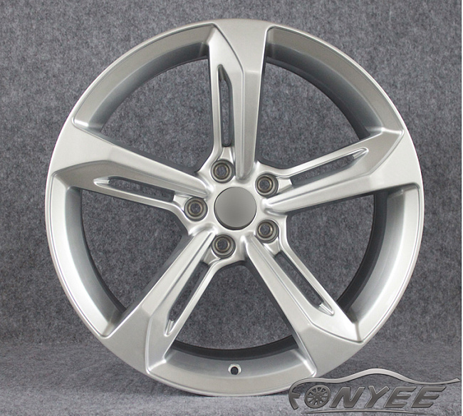 картинка Новые диски Audi RS 7 R20 5x112 ET32 J8,5 серебро магазин  StreetTuning 