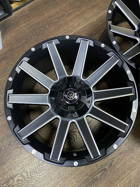 картинка Новые диски Fuel D615 R18 J9 ET0 6X139,7 ЦО 106.1 магазин  StreetTuning 