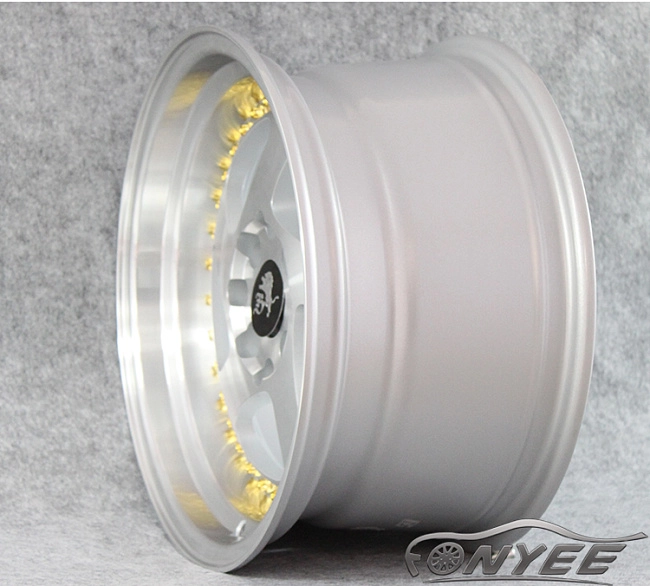 картинка Новые диски Rotiform TMB Flat R15 4х100/114,3 ET20 J8 серебро + золотистые болтики магазин  StreetTuning 