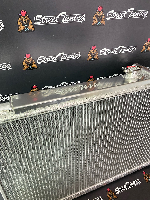 картинка Радиатор алюминиевый Toyota Mark JZX100 JZX110 1JZ-GTE 50мм AT STREETTUNING магазин  StreetTuning 