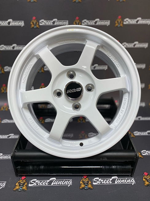 картинка Новые диски Rays TE37 R14 J5.5 ET30 4x100 белые магазин  StreetTuning 