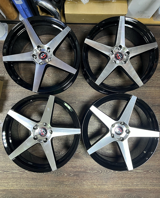 картинка Новые диски CURVA R19 J8.5 ET35 5X114.3 серебро + черный магазин  StreetTuning 