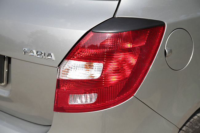 картинка Skoda Fabia II 2010—2013 Накладки на задние фонари (реснички) 2шт. магазин  StreetTuning 