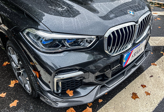 картинка Сплиттер (губа) на передний бампер для BMW X5 G05 M50i , карбон глянец магазин  StreetTuning 