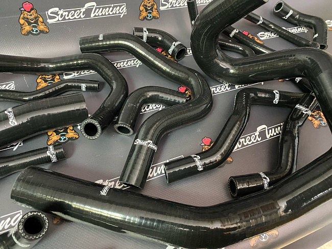 картинка Патрубки системы охлаждения StreetTuning Toyota Supra 7M-GT/7MGTE - 21 шт магазин  StreetTuning 