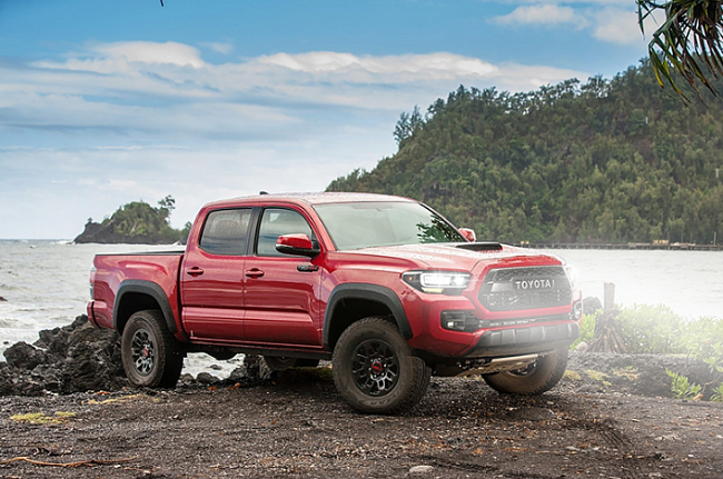 картинка Передние светодиодные фары для Toyota Tacoma с 2015 по 2019 г магазин  StreetTuning 