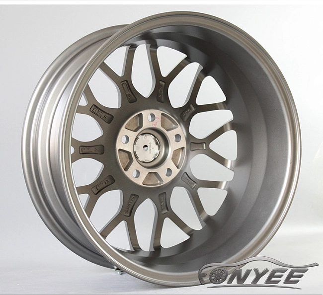 картинка Новые диски Rotiform blq R17 5х112 ET40 J7 серебро + серый магазин  StreetTuning 