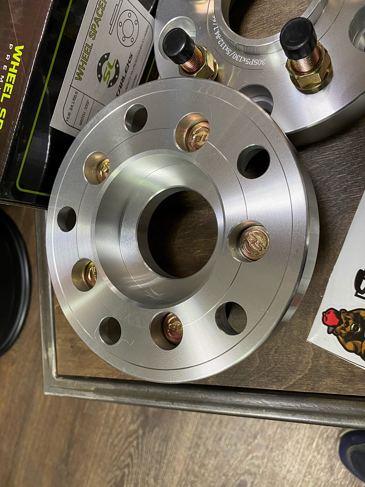 картинка Проставка переходная 30 мм 5x130-5x112, ЦО 84.1-66.6 шпилька 14x1.5 от магазина  StreetTuning