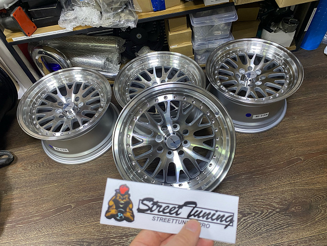 картинка Новые диски ESM 007 R15 J8 ET25 4X100, серебро магазин  StreetTuning 