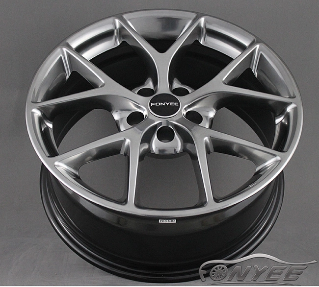 картинка Новые диски BBS CI-R R18 5X114,3 ET42 J8,5 темное серебро глянец магазин  StreetTuning 