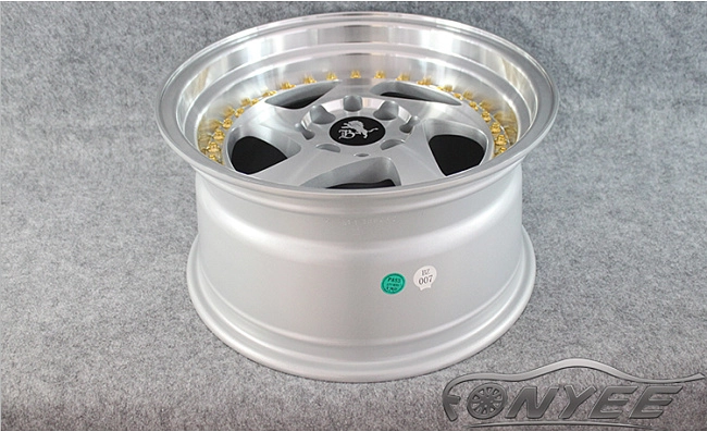 картинка Новые диски Rotiform TMB Flat R15 4х100/114,3 ET20 J8 серебро + золотистые болтики магазин  StreetTuning 