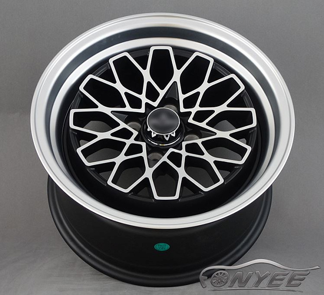 картинка Новые диски Avid.1 895 R15 4x100 ET25 J8 черный мат + серебро магазин  StreetTuning 