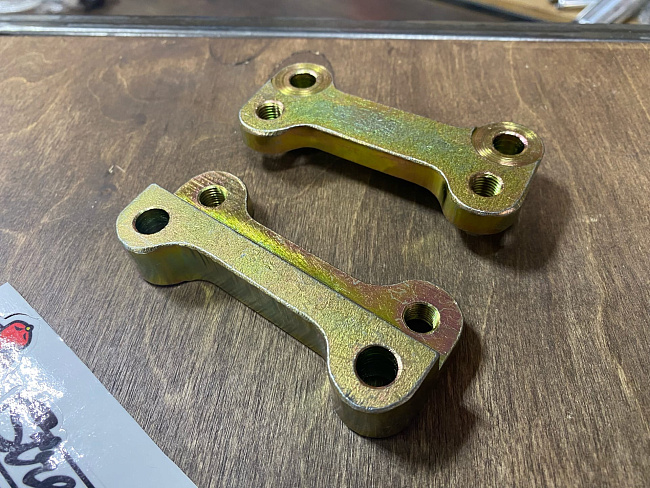 картинка Переходные пластины для установки тормозных дисков 15" ВАЗ 11196 Калина магазин  StreetTuning 