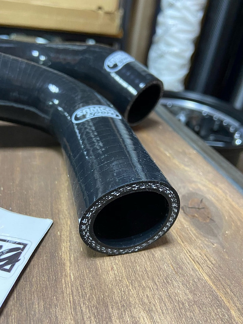 картинка Патрубки радиатора Samco Sport для Subaru Forester SG 02-08 атмо черные магазин  StreetTuning 